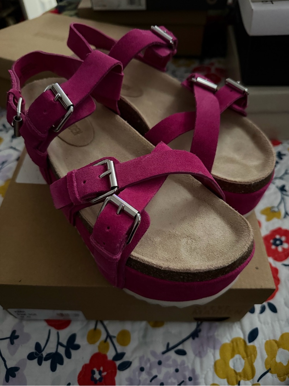 Steve Madden Pink Suede (PNK SDE) Footwear Box Label